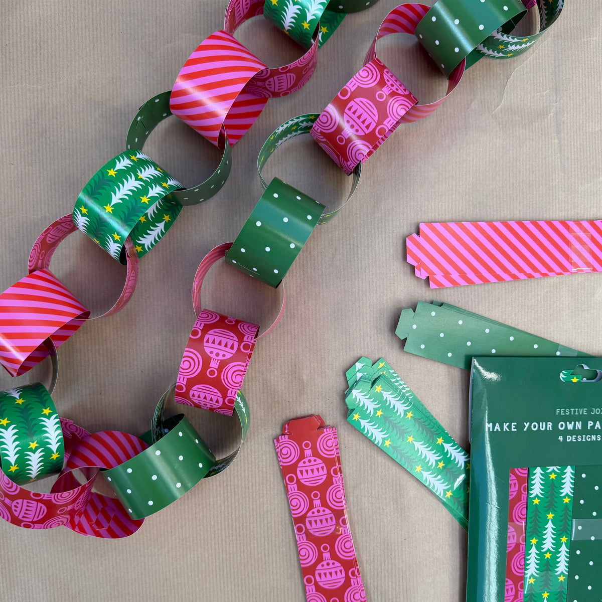 Christmas Paper Chain Kit - Trees & Baubles